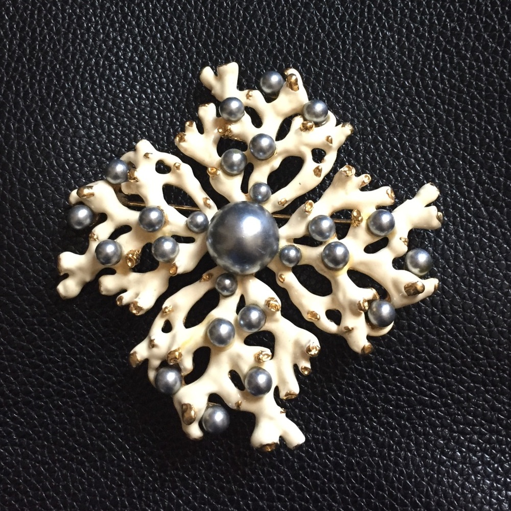 Brooch